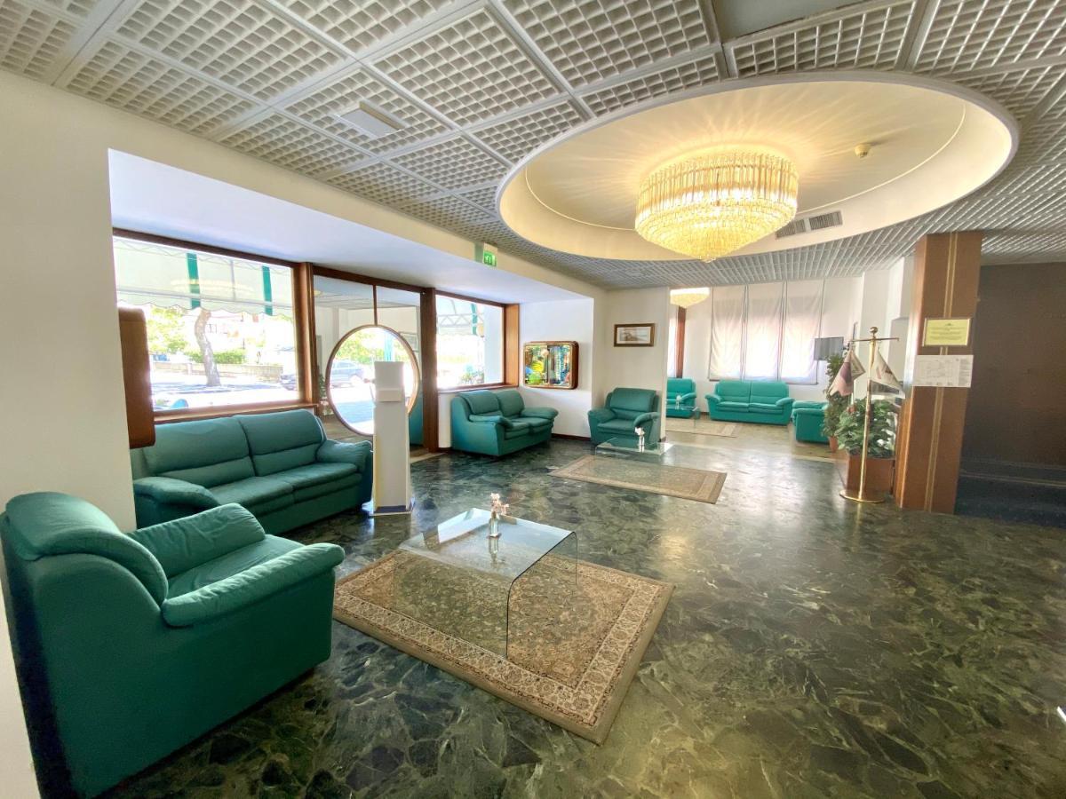 Hotel Florida Лидо ди Йезоло Екстериор снимка