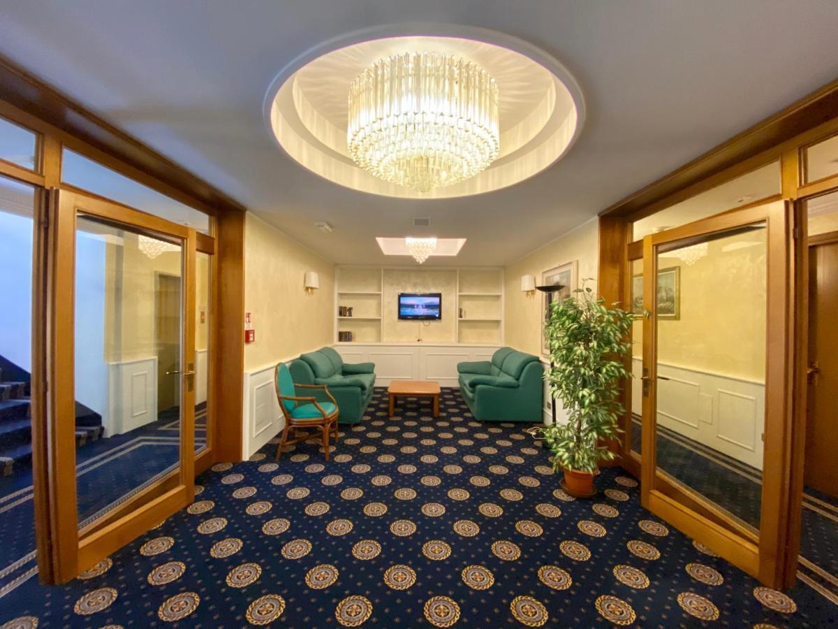 Hotel Florida Лидо ди Йезоло Екстериор снимка