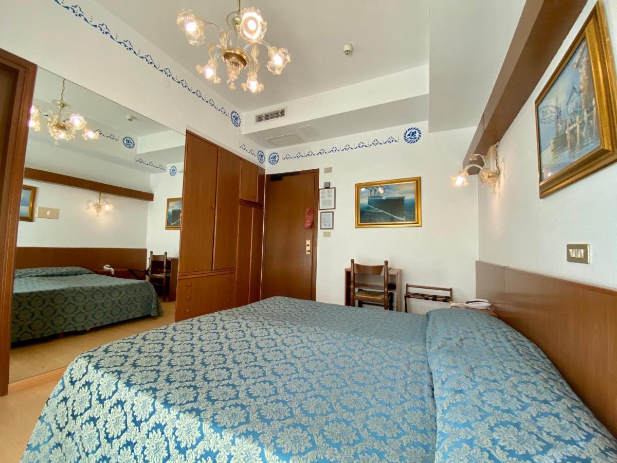 Hotel Florida Лидо ди Йезоло Екстериор снимка
