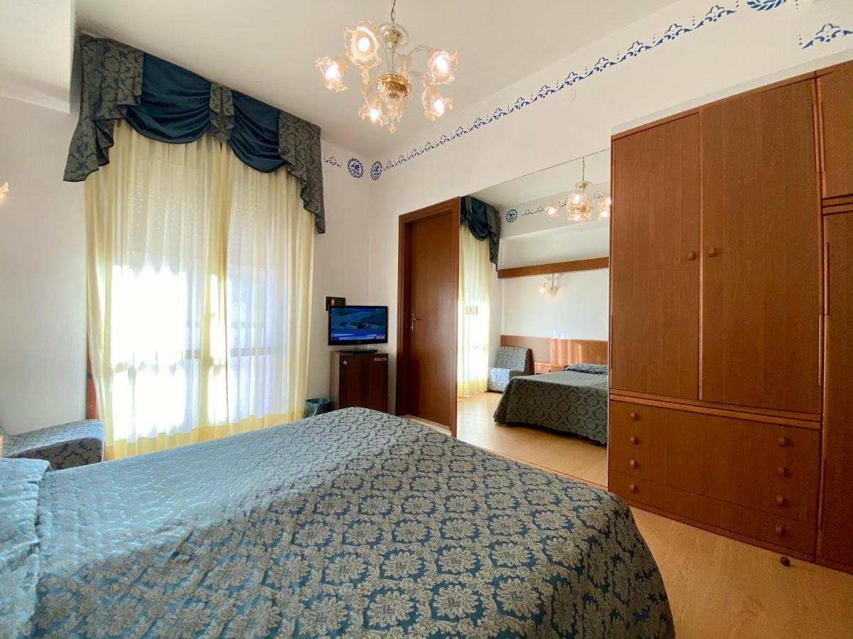 Hotel Florida Лидо ди Йезоло Екстериор снимка