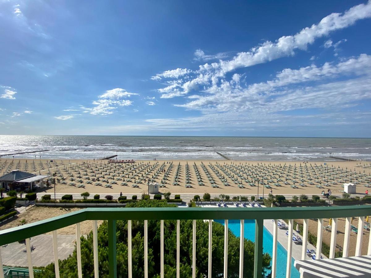 Hotel Florida Лидо ди Йезоло Екстериор снимка