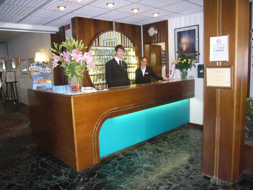 Hotel Florida Лидо ди Йезоло Екстериор снимка