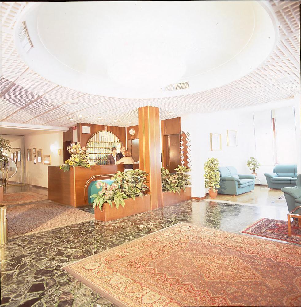 Hotel Florida Лидо ди Йезоло Екстериор снимка