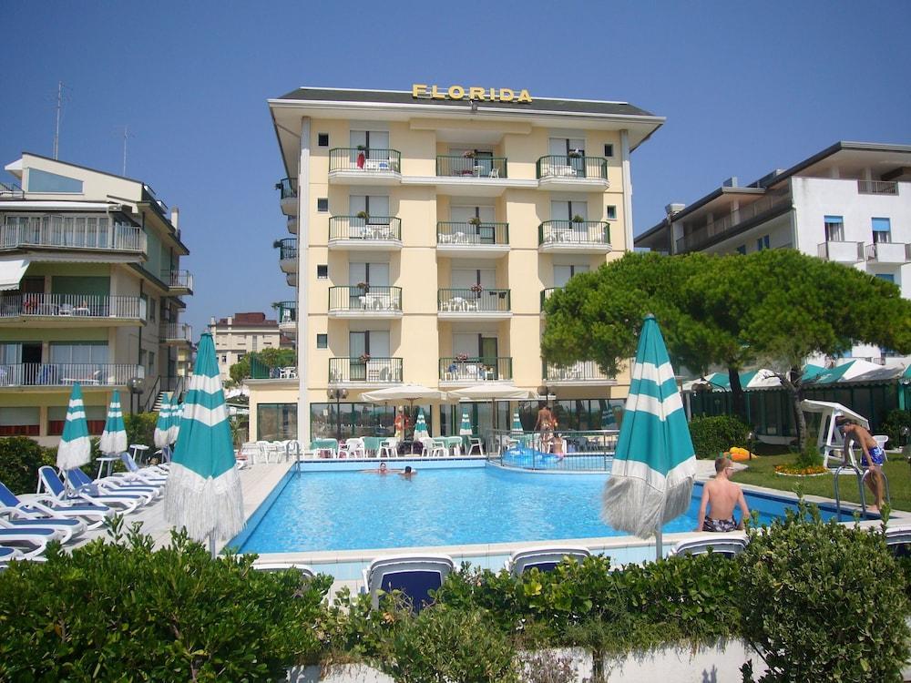 Hotel Florida Лидо ди Йезоло Екстериор снимка