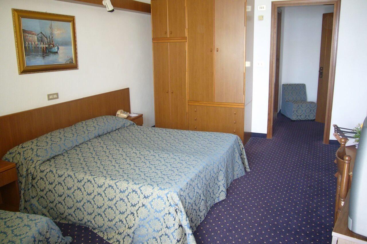 Hotel Florida Лидо ди Йезоло Екстериор снимка