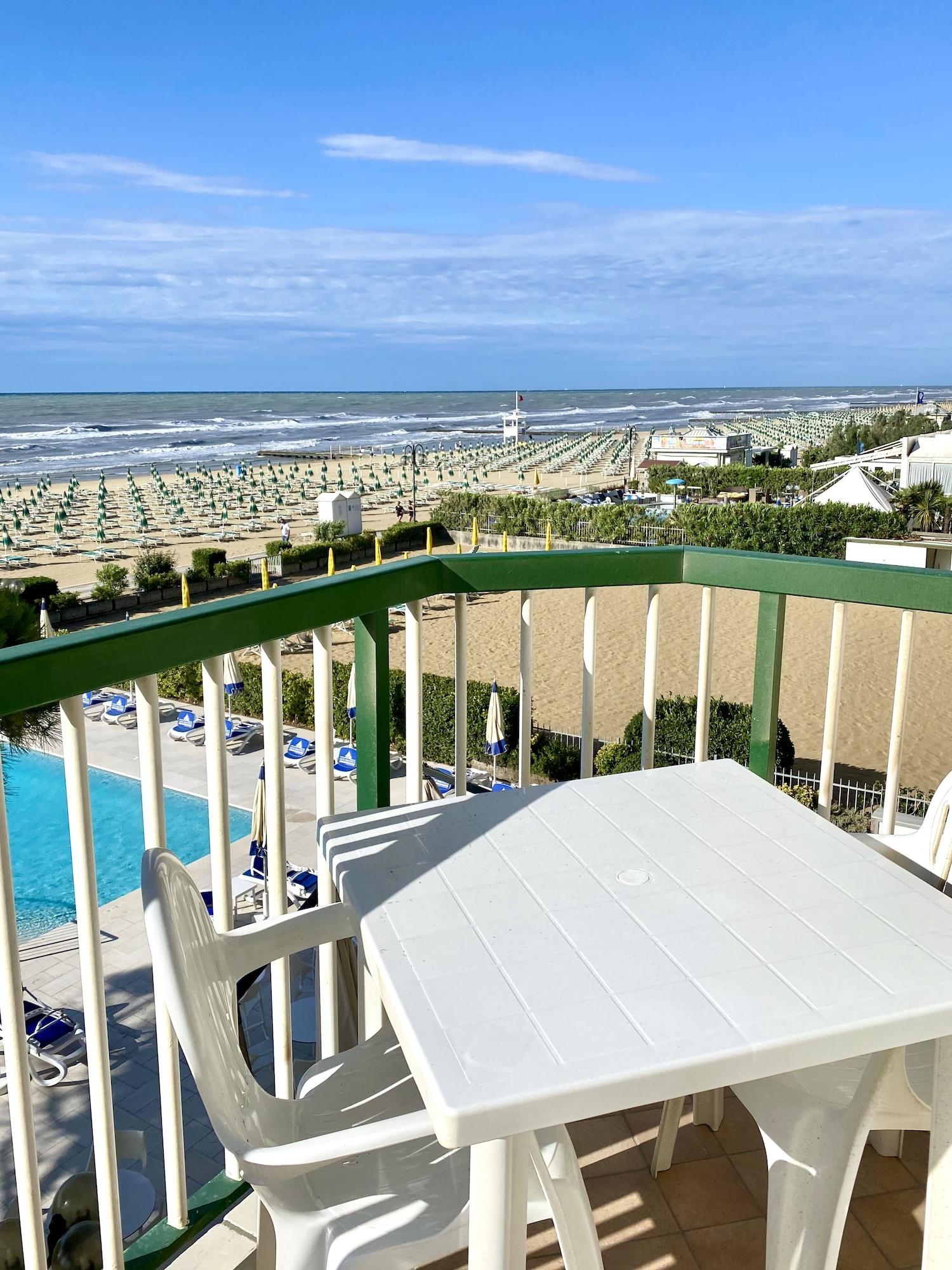 Hotel Florida Лидо ди Йезоло Екстериор снимка