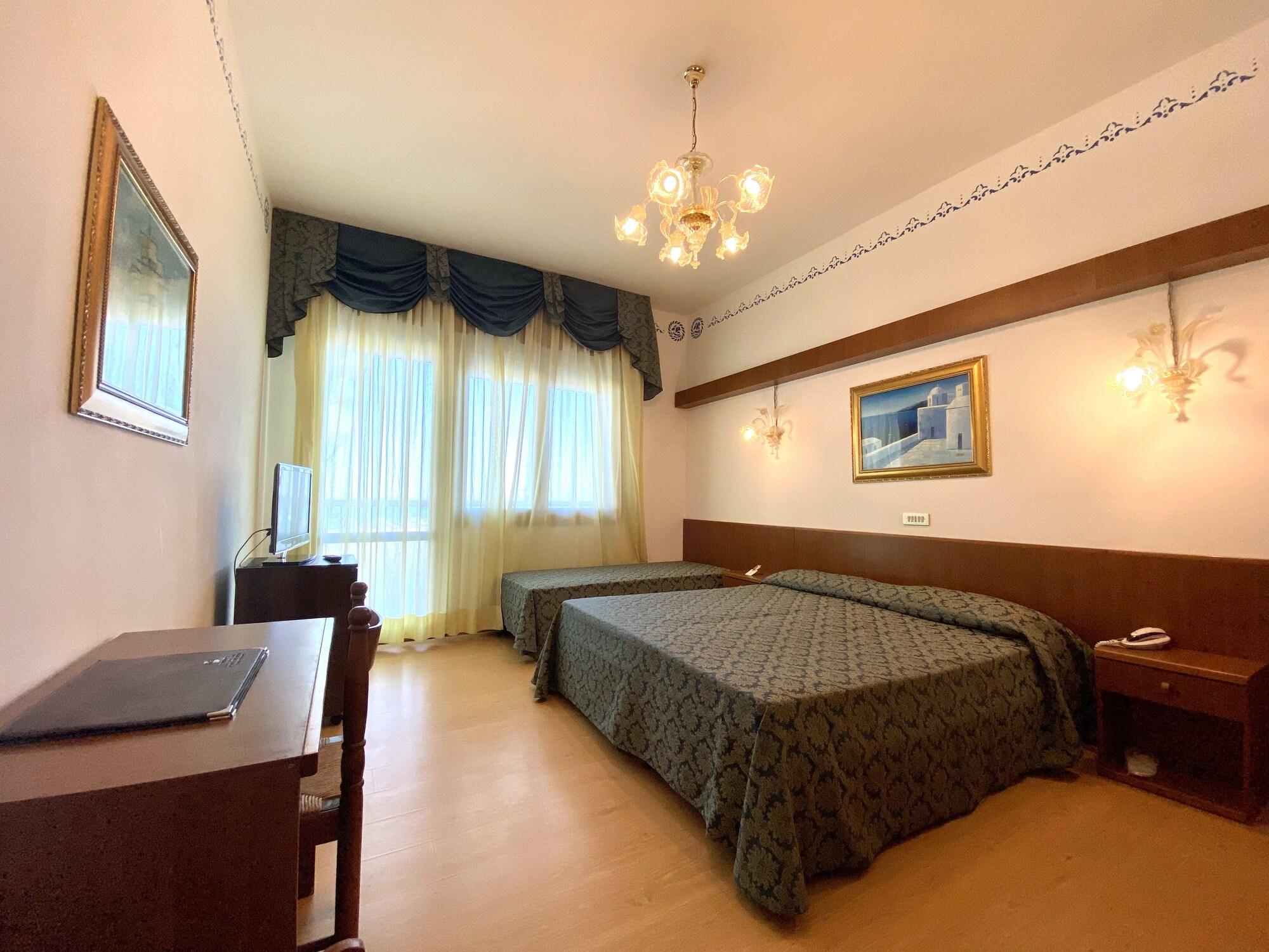 Hotel Florida Лидо ди Йезоло Екстериор снимка