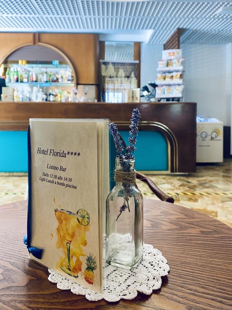 Hotel Florida Лидо ди Йезоло Екстериор снимка